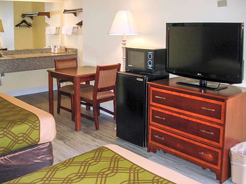 Econo Lodge Texarkana I-30