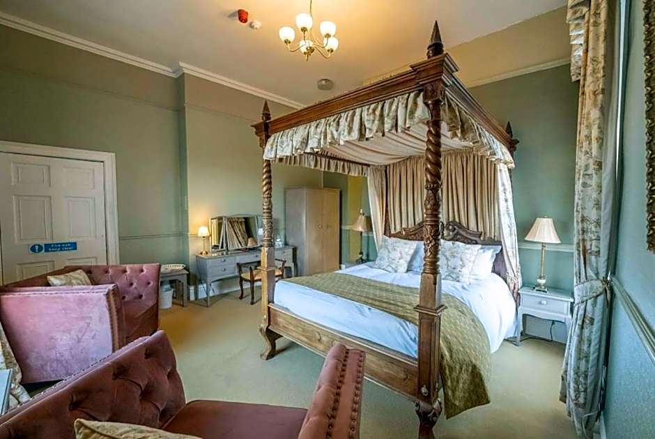 The Manor Hotel
