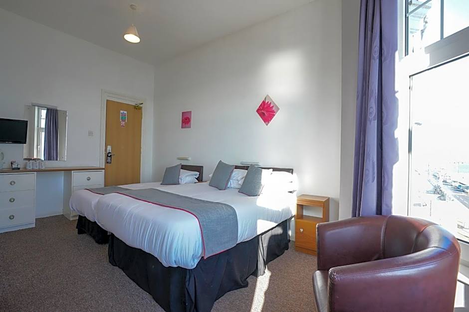 OYO Shanklin Beach Hotel