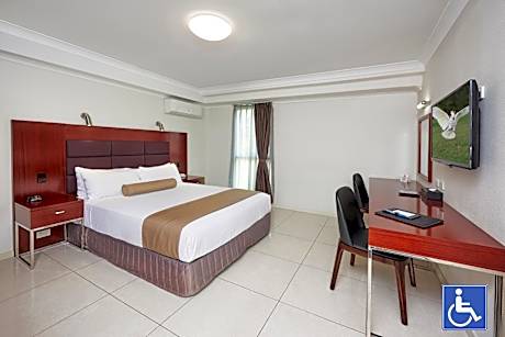 Deluxe Queen Room with Disability Access