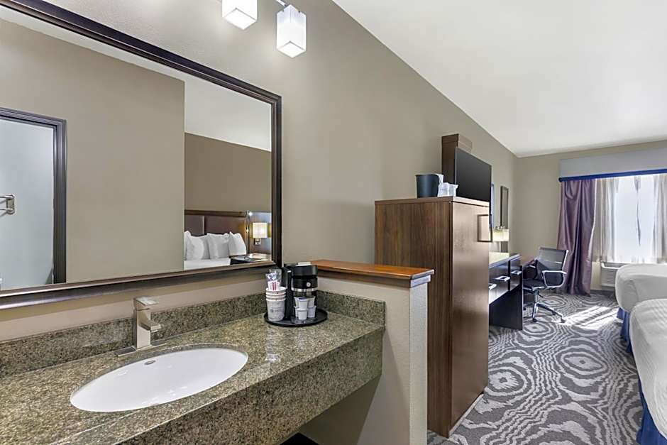 Best Western Plus Williston Hotel & Suites
