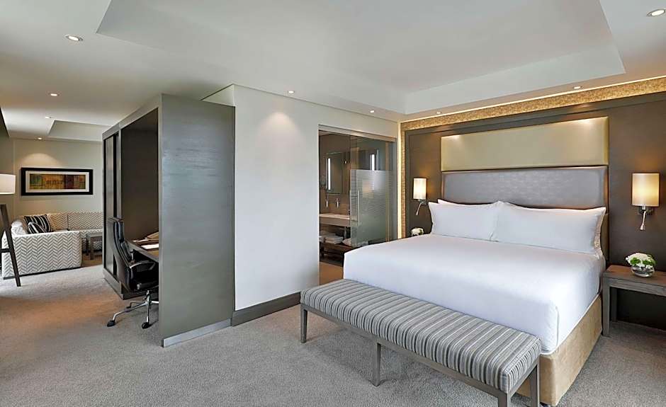 Legend Hotel Lagos Airport, Curio Collection By Hilton