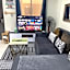 MaRoy Suites at Asteria Residences (Near NAIA with free Parking+Fiber Internet)