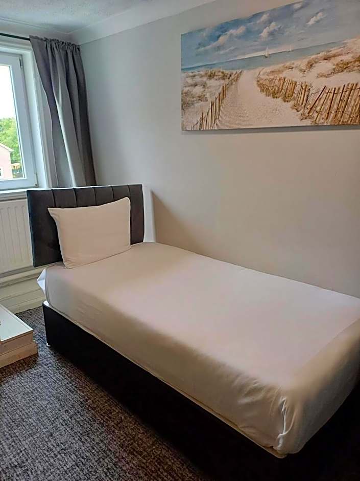 Kings Park Hotel