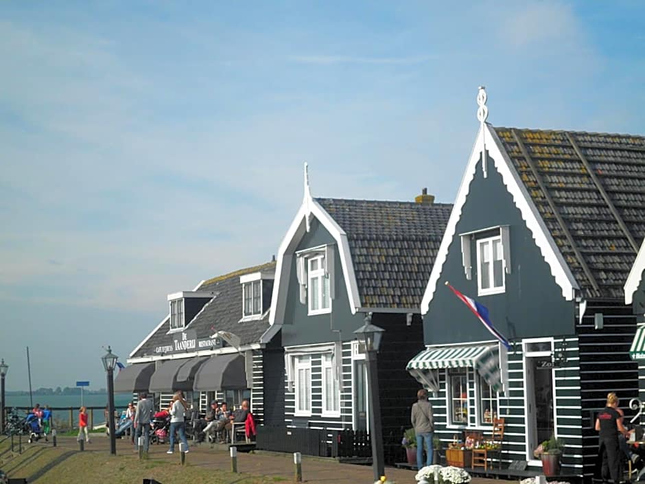 B&B HutSpot
