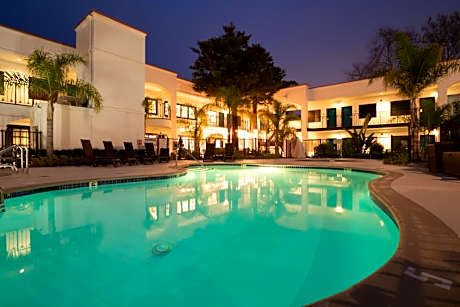 Oxford Suites Pismo Beach