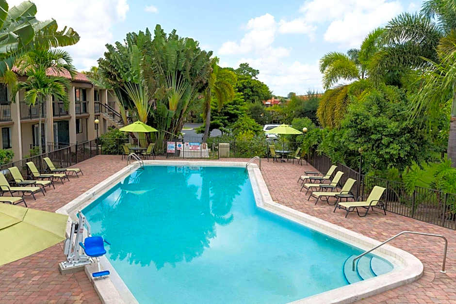 Super 8 by Wyndham Riviera Beach West Palm Beach