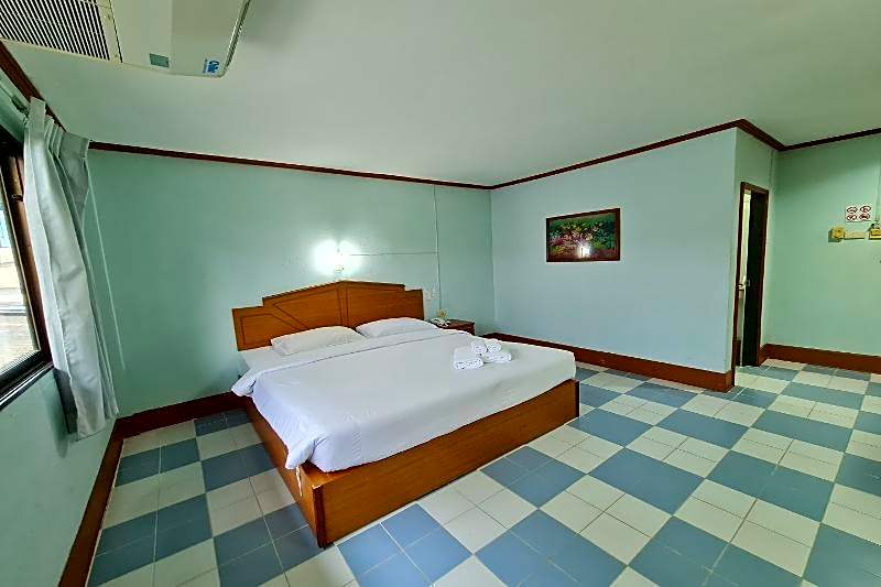 (Phu-Nga Hotel)
