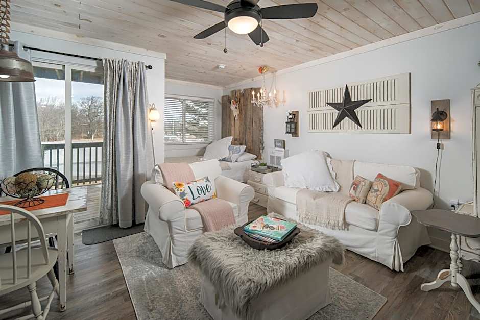 Cozy Mountain Top Ski Studio