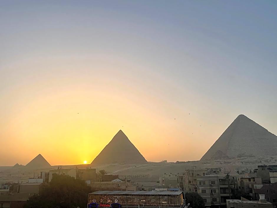 Cheops Pyramids Inn