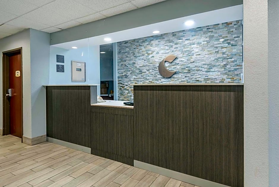 Comfort Inn & Suites Liverpool-Clay