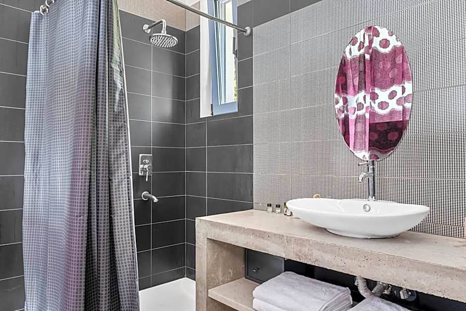 Serenity Boutique Suites