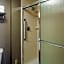 Holiday Inn Express & Suites Bloomington West By IHG