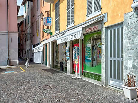 Climb, Cruise  Dine Lake como