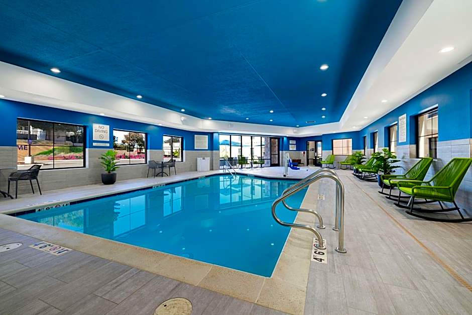 Hampton Inn By Hilton & Suites Marina