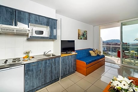 pool view 1 bedroom plus apartment (1 adult)