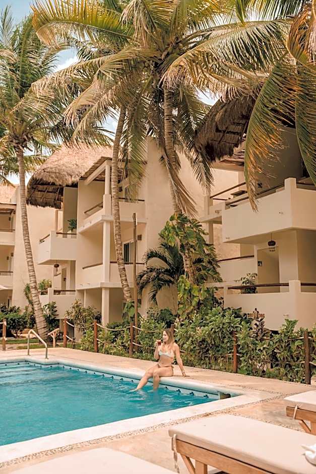 Petit Lafitte Beach Front Hotel & Bungalows