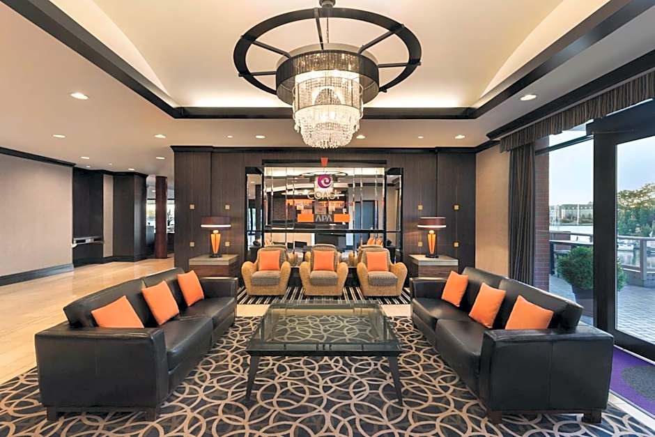 Coast Victoria Hotel & Marina by APA