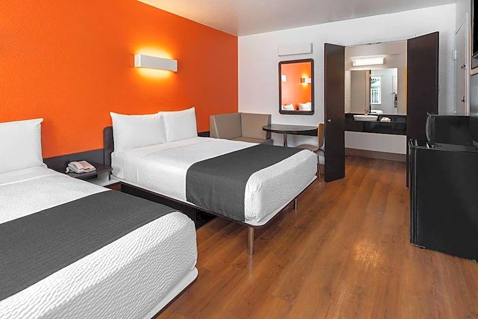 Studio 6 Suites Carpinteria, CA Santa Barbara South