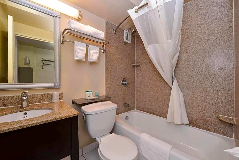 Quality Inn & Suites Montebello - Los Angeles