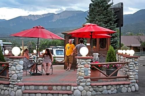 Gateway Inn And Suites