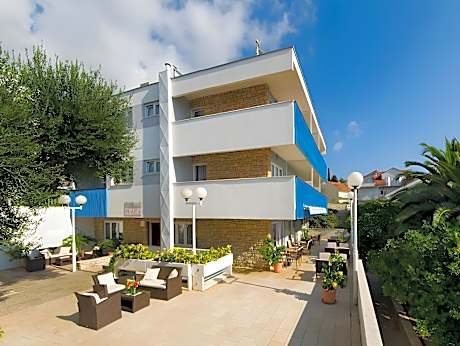 Aparthotel Pharia