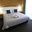Hawks Nest Motel