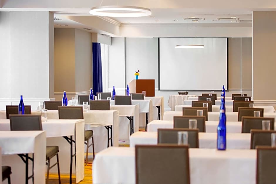 DoubleTree by Hilton Hotel Savannah Historic District