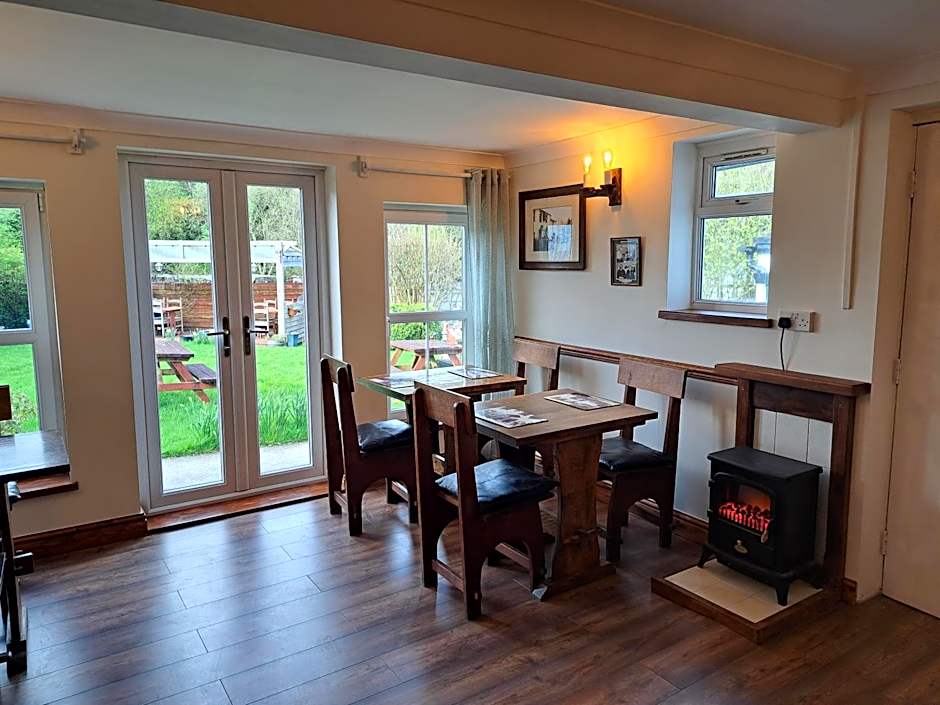 Llew Coch B&B formerly The Red Lion inn