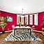 Beverly Hills Chic 2 bed 2bath with Patio and Parking 309
