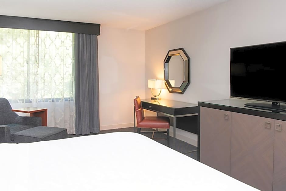 Sheraton Minneapolis West Hotel