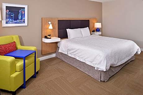 1 King Mobility/hearing Acc Ri Shower Nosmok Vis Firealrm/door/phn Alrt Hdtv/free Wi-fi/ Hot Breakfa