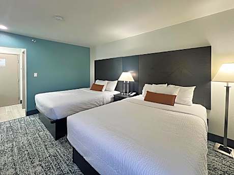 2 Queen Beds Nonsmoking