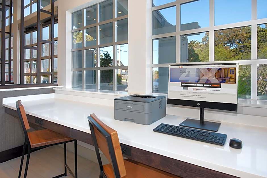 Holiday Inn Express Monterey - Cannery Row By IHG
