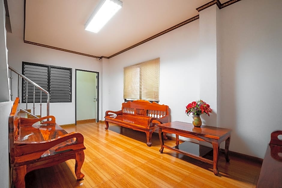 OYO 836 PK Residence
