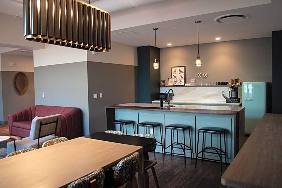 Cyrus Hotel, Topeka, A Tribute Portfolio Hotel