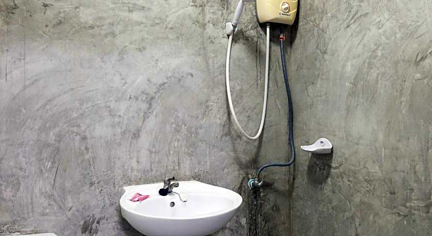 RoomQuest Amphawa VaylaSamran