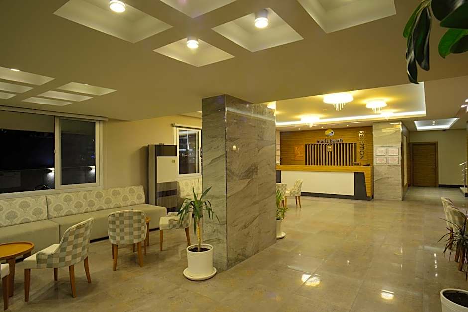 Maris Beach Hotel