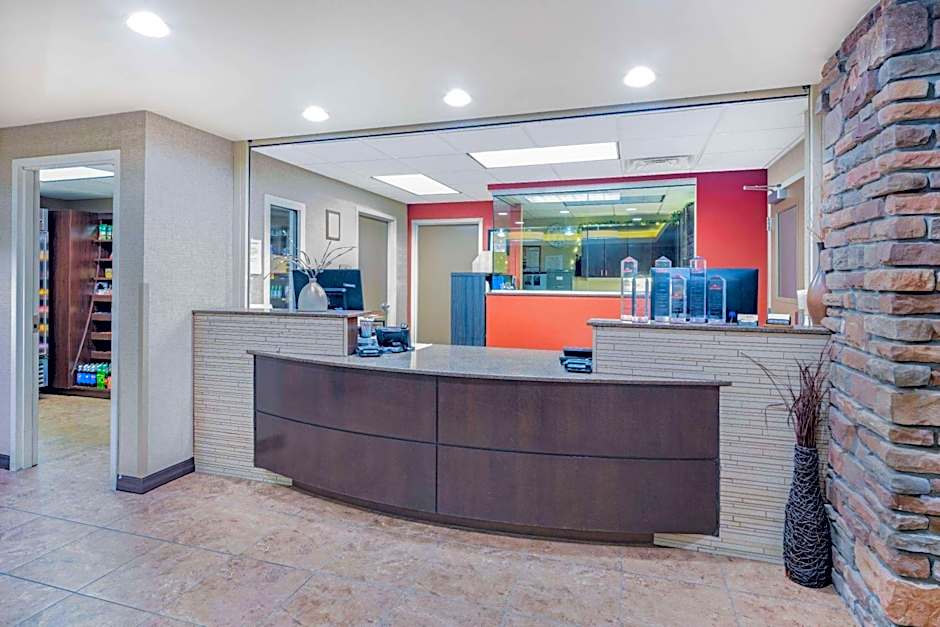 Hawthorn Suites by Wyndham Dickinson