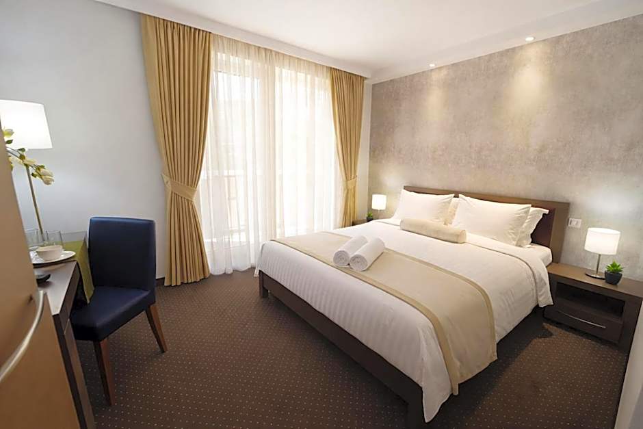 Alexandar Square Boutique Hotel