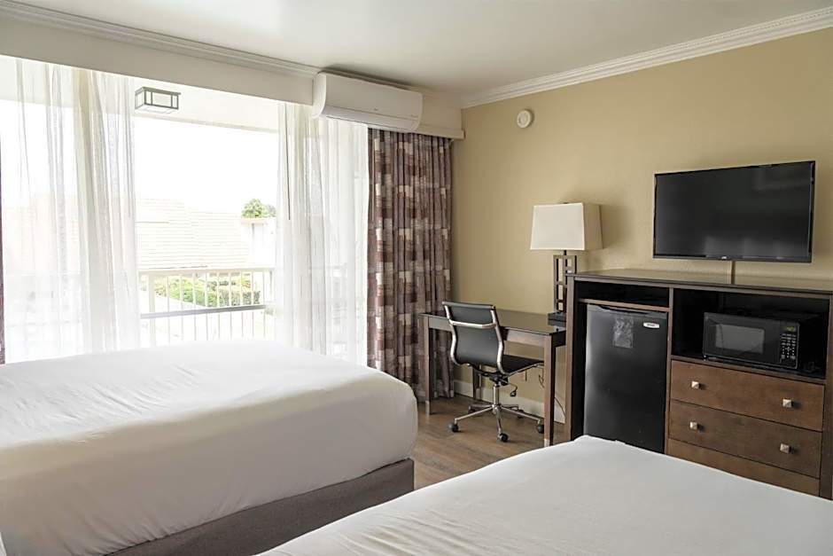 Travelodge by Wyndham Monterey Bay