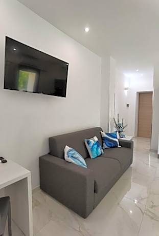 Apartment with Garden View