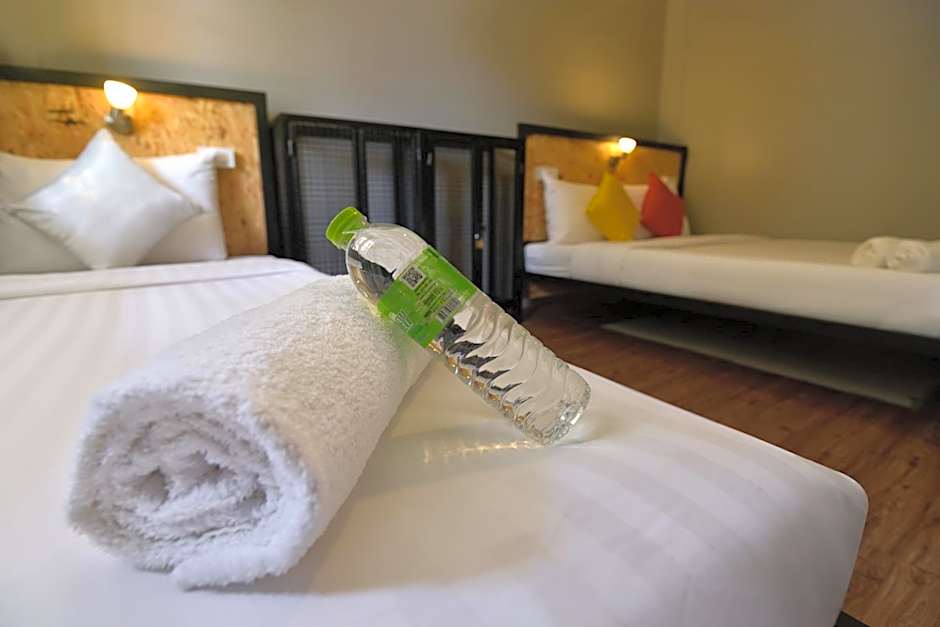 OK CHIC PHUKET HOSTEL