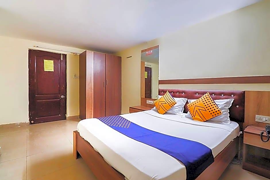 OYO 9016 Charu Comforts