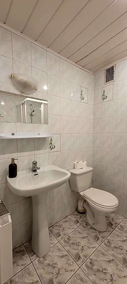 Dworek Pokoje Gościnne