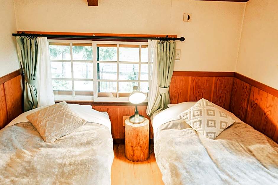 Hakuba Pension & Log Hotel Meteor