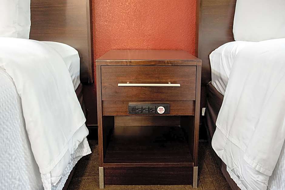 Red Roof PLUS+ Pittsburgh East - Monroeville