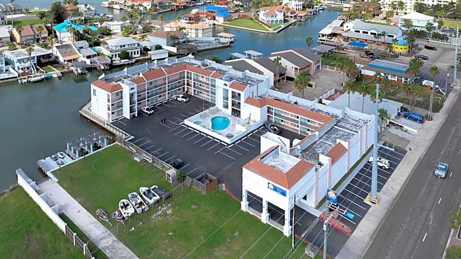 WindWater Hotel and Marina