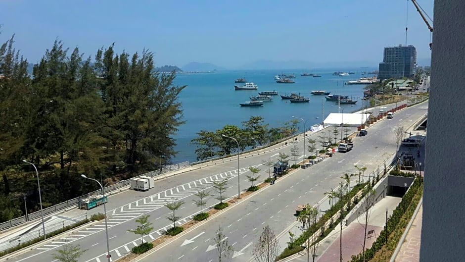 Sunset Seaview Vacation Condo City Centre @ IMAGO Shopping Mall