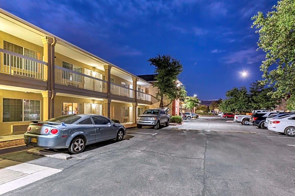 Suburban Studios Albuquerque Midtown - University
